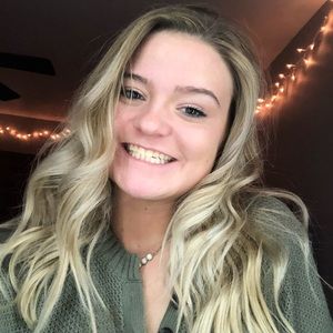 Meet your Posher, Natalie